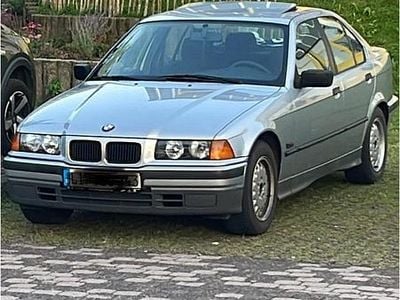 Silber Gebraucht 1995 BMW 316 Limousine | 2.250 €