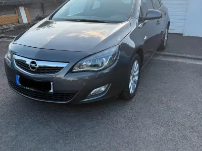 Gebraucht Opel Astra 180 PS (132 kW) 2010 Grau Limousine