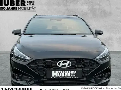 Neu Hyundai i30 Advantage 140 PS (102 kW) 2025 Schwarz Kombi