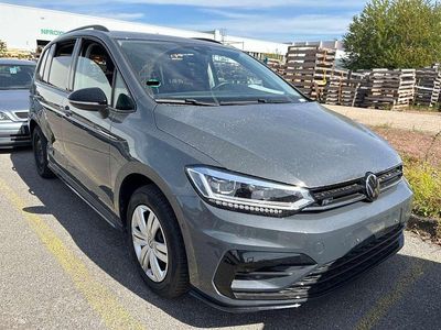 Gebraucht VW Touran Highline 150 PS (110 kW) 2024 Grau Van / Kleinbus