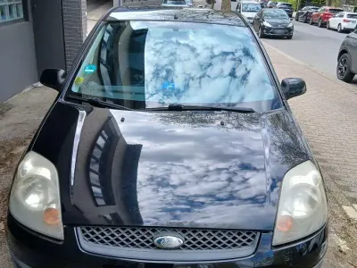 Usata Ford Fiesta 69 CV (50 kW) 2006 Blu Utilitaria