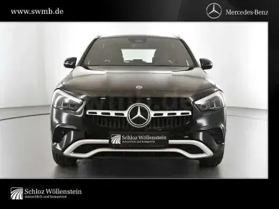 Gebraucht Mercedes GLA180 136 PS (100 kW) 2026 Schwarz SUV