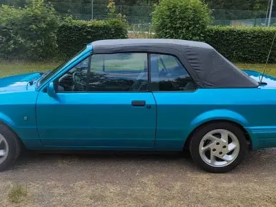 Gebraucht Ford Escort Cabriolet 75 PS (55 kW) 1990 Blau Cabrio