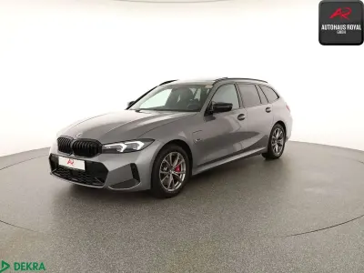 Gebraucht BMW 330e M Sport 292 PS (214 kW) 2022 Skyscraper grau Kombi