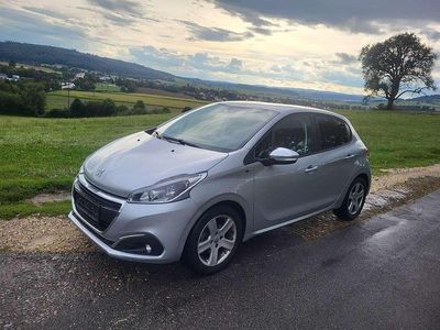 Gebraucht Peugeot 208 Style 82 PS (60 kW) 2016 Aluminiumgrau/metallic Kleinwagen