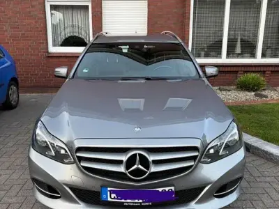 Gebraucht Mercedes E220 170 PS (125 kW) 2015 Grau Limousine