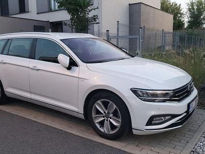 Weiß Gebraucht 2022 VW Passat Elegance Limousine | 24.300 € (Etwas zu teuer)