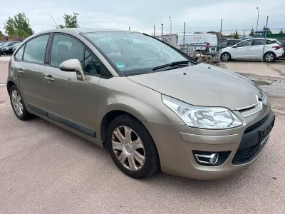 Używany Citroën C4 Exclusive 118 KM (86 kW) 2009 Złoty Sedan/Limuzyna
