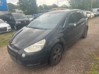 Używany Ford Galaxy Ghia 140 KM (102 kW) 2007 Czarny Minivan