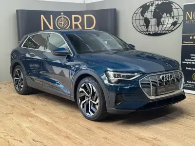 Gebraucht Audi e-tron S-Line 300 kW (408 PS) 2022 Galaxisblau metallic (metallic) SUV
