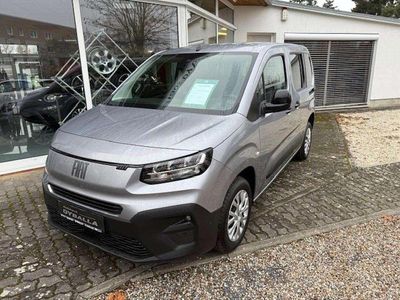 Neu Fiat Doblò 102 PS (75 kW) 2025 Grau Van / Kleinbus