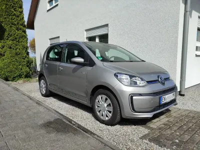 Używany VW e-up! 61 kW (83 KM) 2020 Srebrny Hatchback