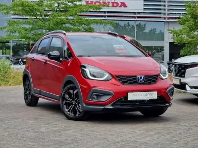 Gebraucht Honda Jazz Advance 122 PS (89 kW) 2025 Premium crystal red (rot) Kleinwagen
