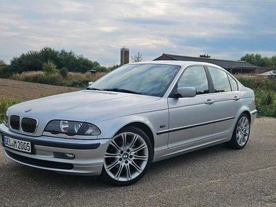 BMW 323