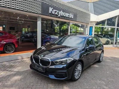 Gebraucht BMW 118 Sport Line 140 PS (102 kW) 2020 Schwarz Limousine
