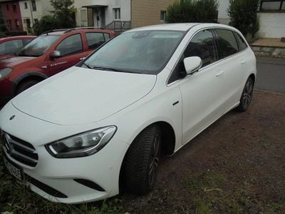 Mercedes B250e