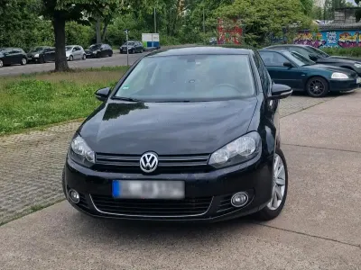 Gebraucht VW Golf VII 105 PS (77 kW) 2012 Schwarz Kleinwagen