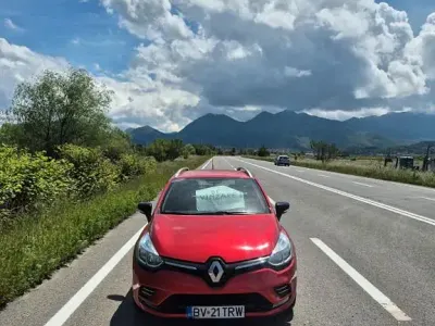 Gebraucht Renault Clio LIMITED 90 PS (66 kW) 2019 Rot Limousine