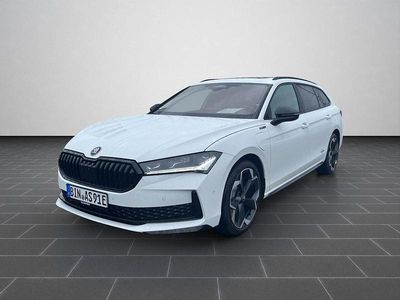 Kristallweiß uni Gebraucht 2025 Skoda Superb Limousine | 49.980 €