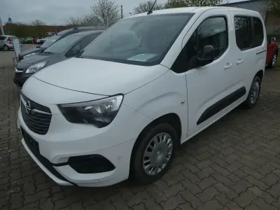 Begagnad Opel Combo Life Elegance 131 HK (96 kW) 2022 Vit Minibuss