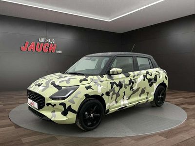 Neu Suzuki Swift Club 83 PS (61 kW) 2025 Cool yellow metallic Kleinwagen