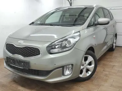 Gebraucht Kia Carens 136 PS (100 kW) 2014 Camden beige Van / Kleinbus