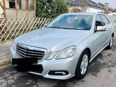 Gebraucht Mercedes E220 Avantgarde 170 PS (125 kW) 2009 Silber Limousine