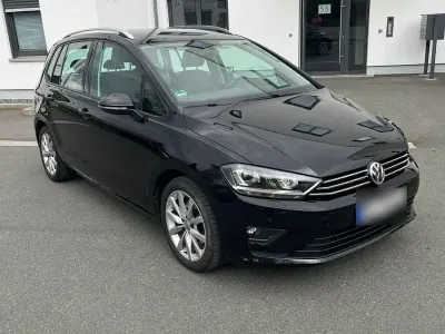 Używany VW Golf Sportsvan Highline 125 KM (91 kW) 2017 Minivan