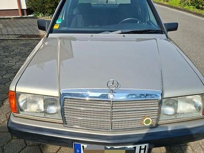 Usata Mercedes 190 118 CV (86 kW) 1989 Oro Berlina