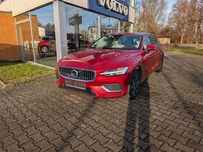 Gebraucht Volvo V60 Inscription 341 PS (250 kW) 2020 Fusion red Kombi