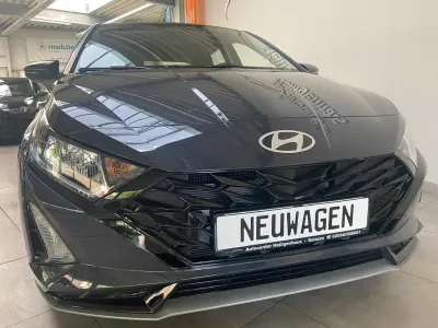 Neu Hyundai i20 Trend 101 PS (74 kW) 2026 Grau Kleinwagen