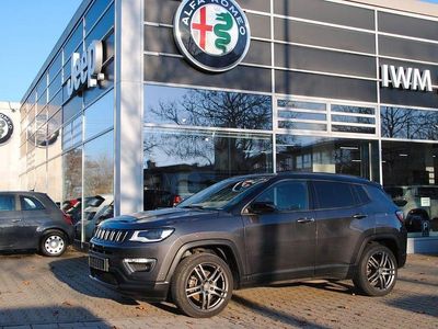Grau Gebraucht 2020 Jeep Compass SUV | 24.490 € (Etwas zu teuer)
