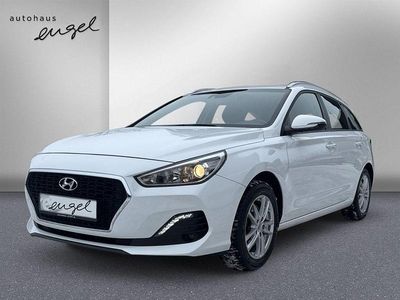 Gebraucht Hyundai i30 Trend 99 PS (72 kW) 2019 Polar white uni Kombi