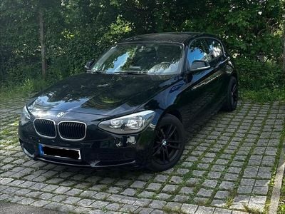 Gebraucht BMW 114 102 PS (75 kW) 2014 Schwarz Kleinwagen