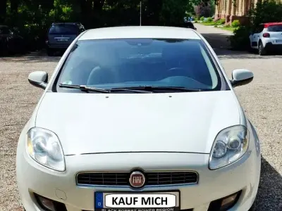 Begagnad Fiat Bravo Active 90 HK (66 kW) 2009 Vit Halvkombi