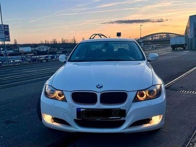 Weiß Gebraucht 2010 BMW 318 Limousine | 6.750 € (Fairer Preis)