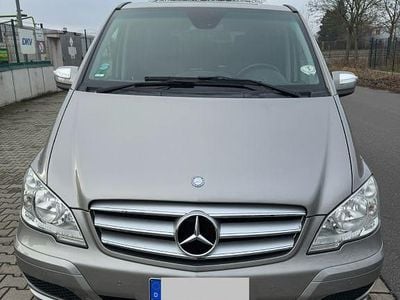 Grau Gebraucht 2011 Mercedes Viano Van / Kleinbus | 14.500 € (Fairer Preis)