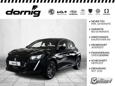 Käytetty Peugeot e-208 Active 100 kW (136 HP) 2021 Musta Viistoperä