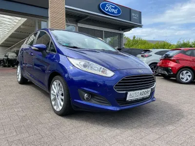 Gebraucht Ford Fiesta Trend 101 PS (74 kW) 2016 Deep impact blue (metallic) Kleinwagen