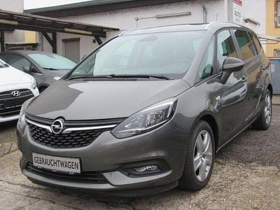 Grau Gebraucht 2017 Opel Zafira Innovation Van / Kleinbus | 14.957 € (Guter Preis)