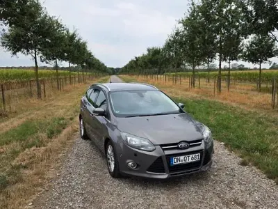 Gebraucht Ford Focus Titanium 116 PS (85 kW) 2011 Braun Kombi