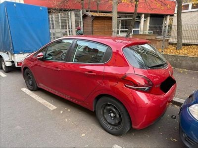 Gebraucht Peugeot 208 82 PS (60 kW) 2017 Rot Kleinwagen
