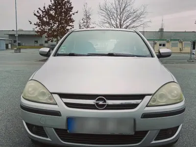 Gebraucht Opel Corsa 90 PS (66 kW) 2004 Silber Kleinwagen