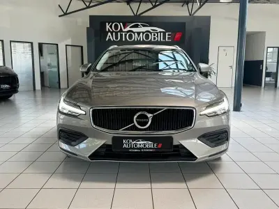 Gebraucht Volvo V60 Momentum 150 PS (110 kW) 2020 Grau Kombi