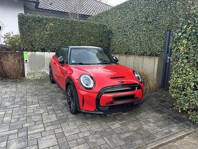 Gebraucht Mini Cooper SE Classic 135 kW (184 PS) 2022 Rot Kleinwagen