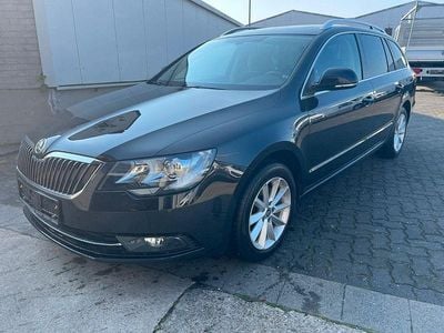 Second-hand Skoda Superb Ambition 140 CP (102 kW) 2014 Negru Break