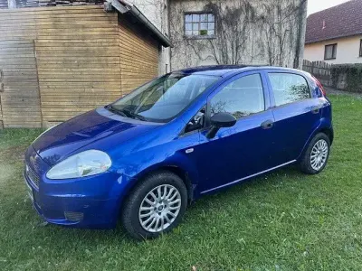 Usata Fiat Grande Punto Dynamic 77 CV (56 kW) 2006 Blu Utilitaria