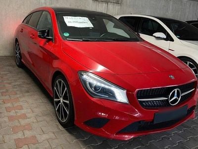 Gebraucht Mercedes CLA220 Shooting Brake 177 PS (130 kW) 2016 Rot Kombi