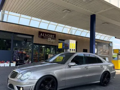 Gebraucht Mercedes E240 Avantgarde 177 PS (130 kW) 2005 Grau Limousine