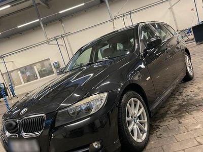 Gebraucht BMW 320 184 PS (135 kW) 2010 Schwarz Kombi